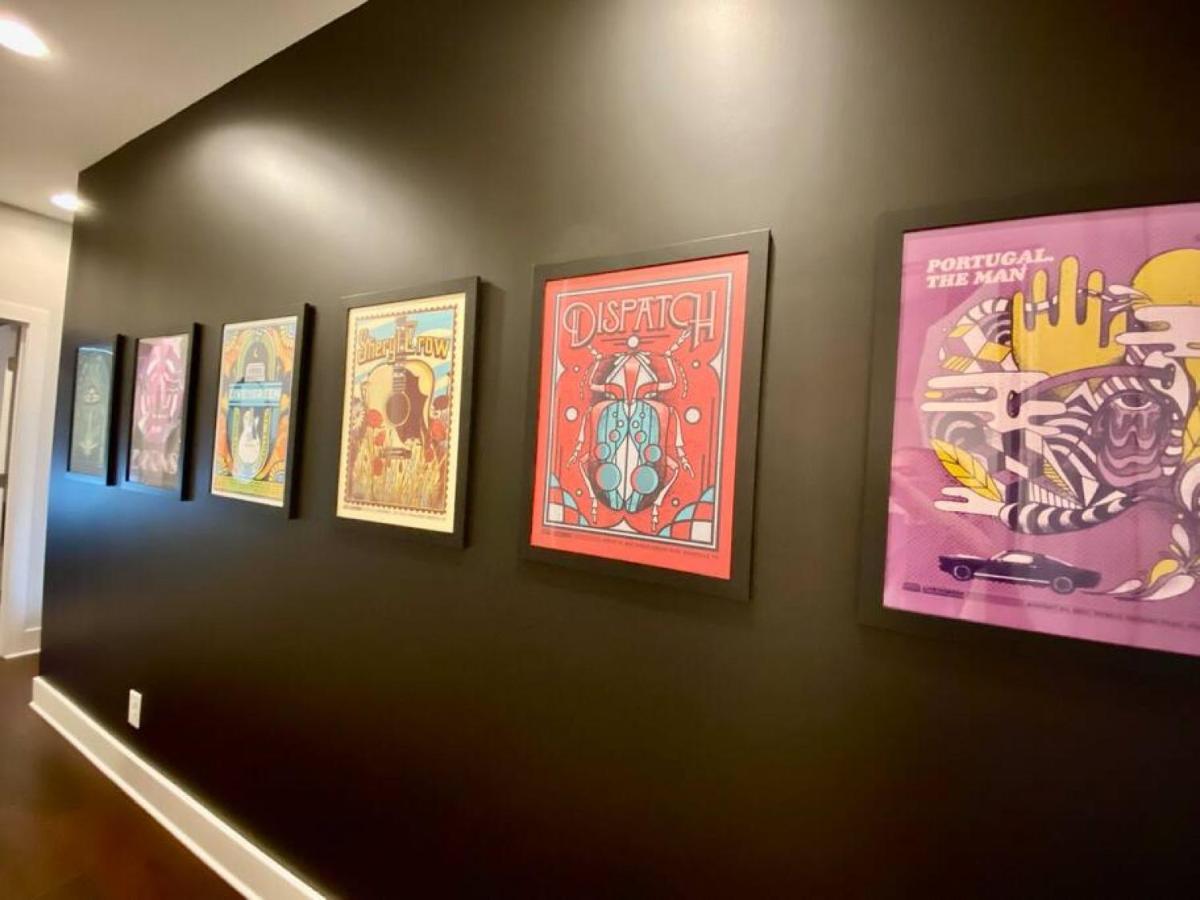 Big New And Modern With Skyline View Mural And Ping Pong Нашвил Екстериор снимка
